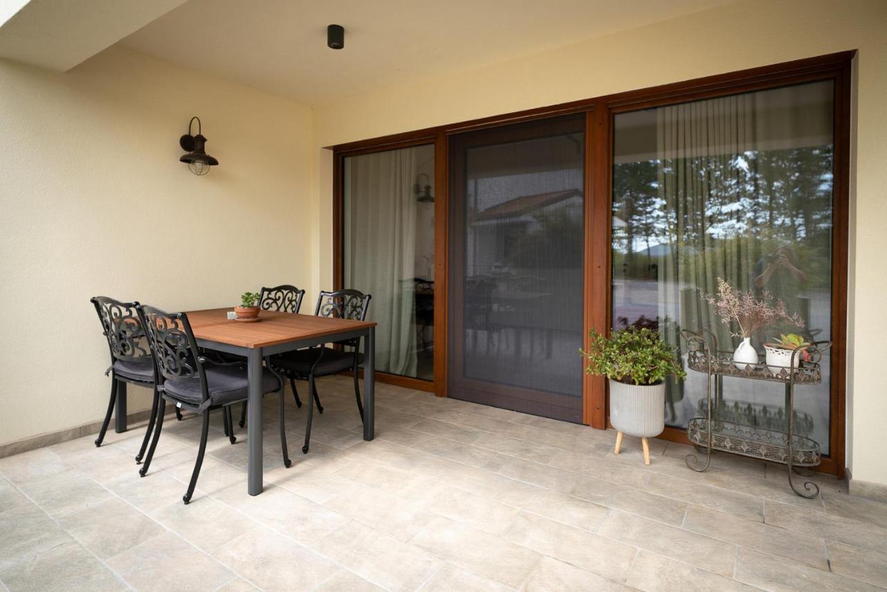 Apartments Kras 24 With Pool Sezana Bagian luar foto