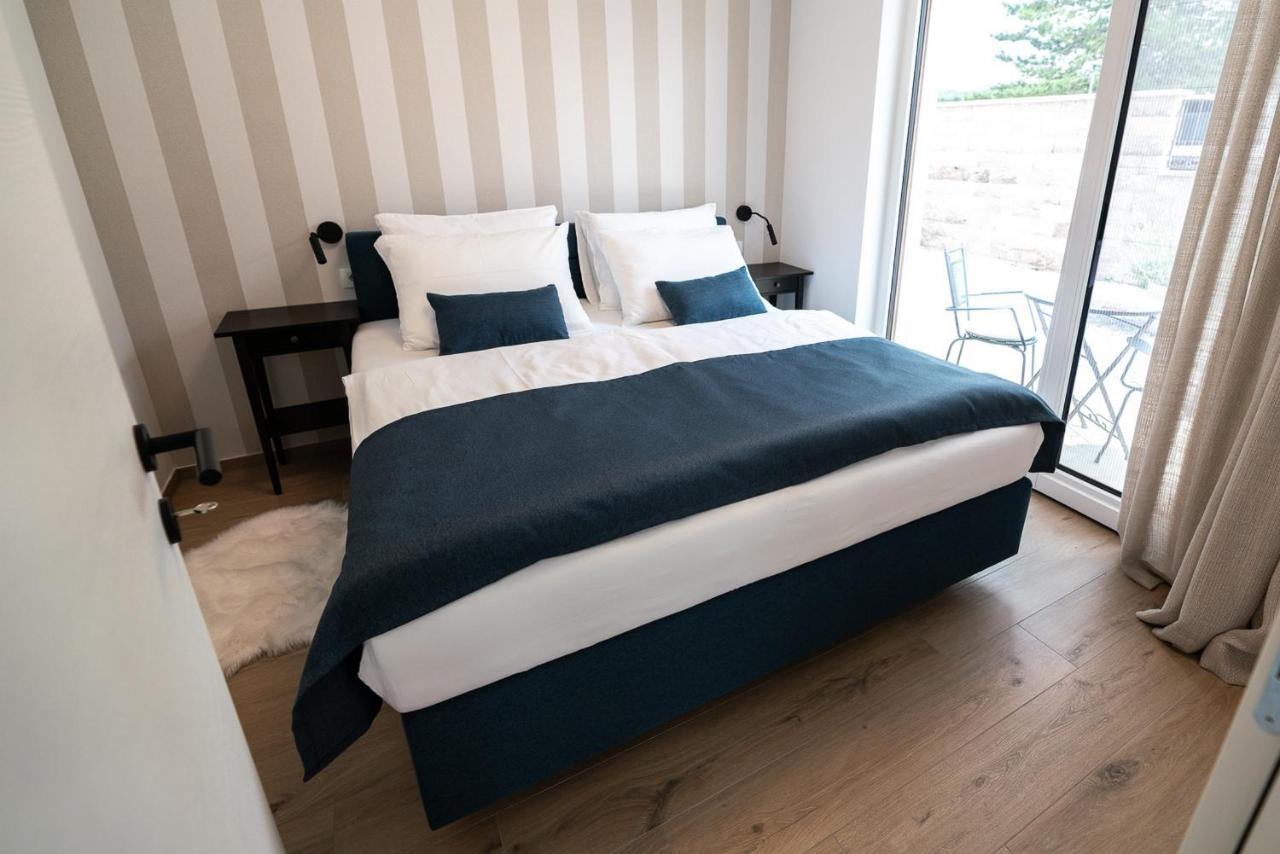 Apartments Kras 24 With Pool Sezana Bagian luar foto