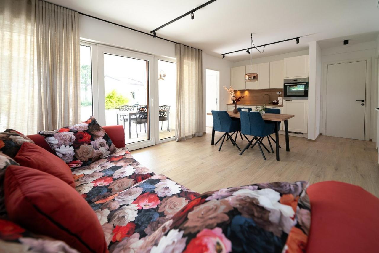 Apartments Kras 24 With Pool Sezana Bagian luar foto