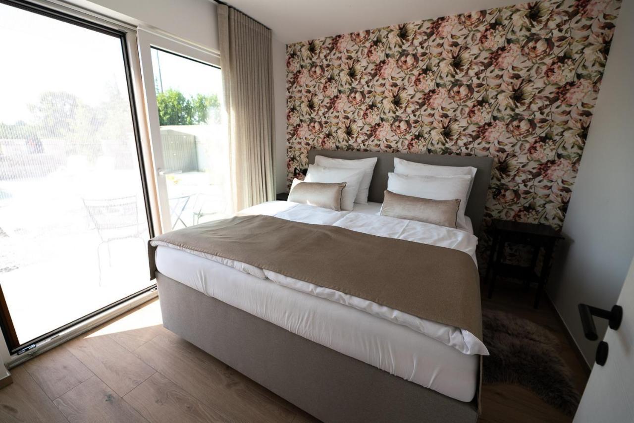Apartments Kras 24 With Pool Sezana Bagian luar foto