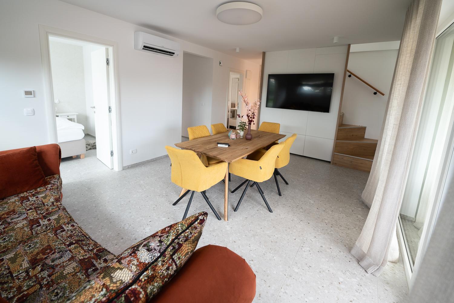 Apartments Kras 24 With Pool Sezana Bagian luar foto