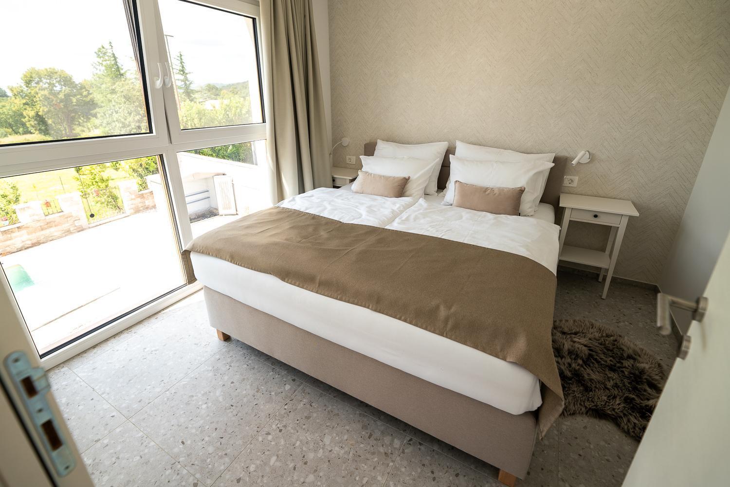 Apartments Kras 24 With Pool Sezana Bagian luar foto